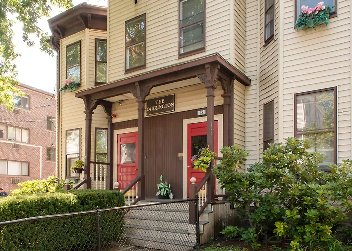 B&B: The Farrington Inn